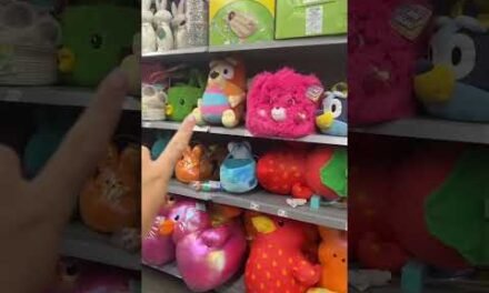 Tons of clearance at Walmart this week! 👉knife sets 👉Easter Clearance 👉Kitchen towels, bowls,