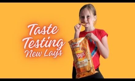 Taste Testing the NEW Lay’s Chips : Bacon Grilled Cheese