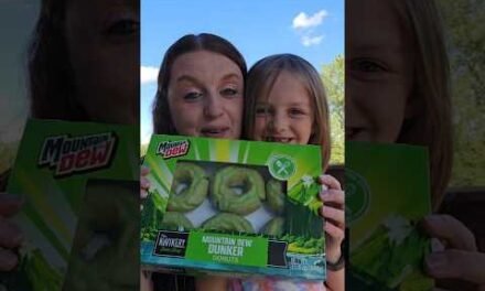 Well okay let’s try them #kwiktrip #donuts #mountaindewdunkers #moutnaindew #dunkers